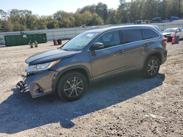 Image 1 of 2018 TOYOTA HIGHLANDER SE 2018 with VIN 5TDKZRFH3JS548010