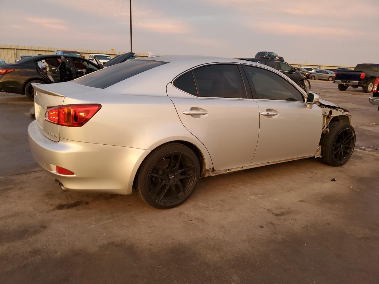 Image 3 of Lexus Is 250 2009 with VIN JTHBK262095091552