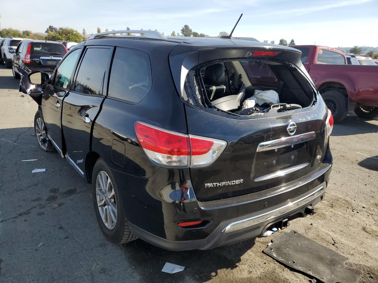 Image 2 of 2013 NISSAN PATHFINDER S 2013 with VIN 5N1AR2MN6DC627104