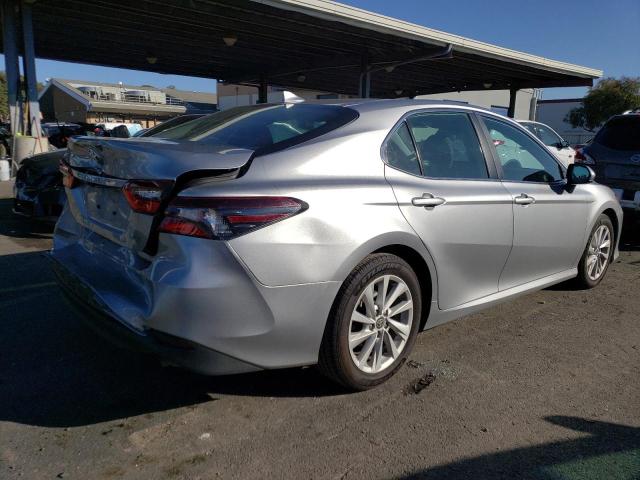 Obraz 3 z 2022 TOYOTA CAMRY LE 2022 z VIN 4T1C11AK3NU673201