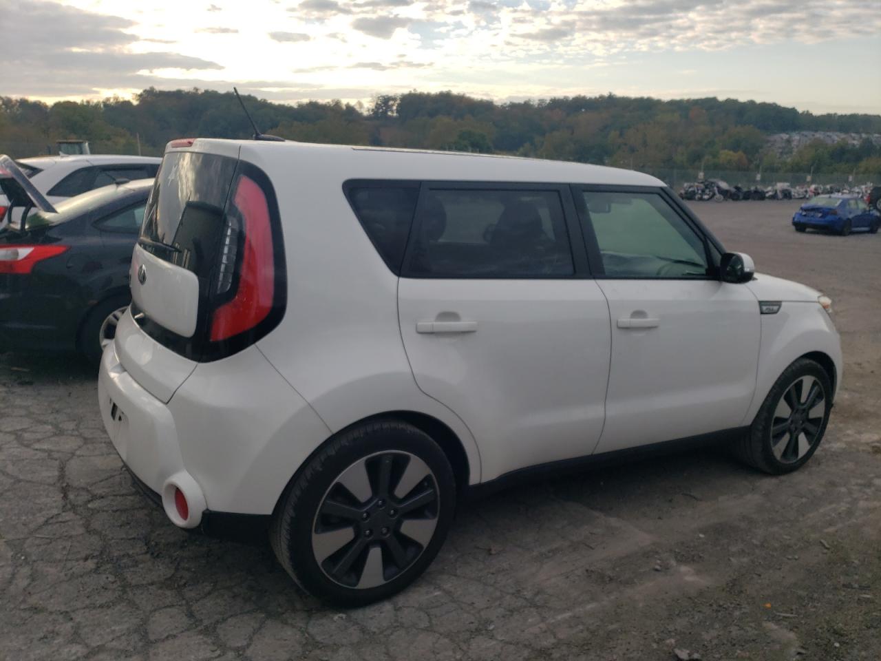 Image 3 of 2015 KIA SOUL ! 2015 with VIN KNDJX3A57F7141949