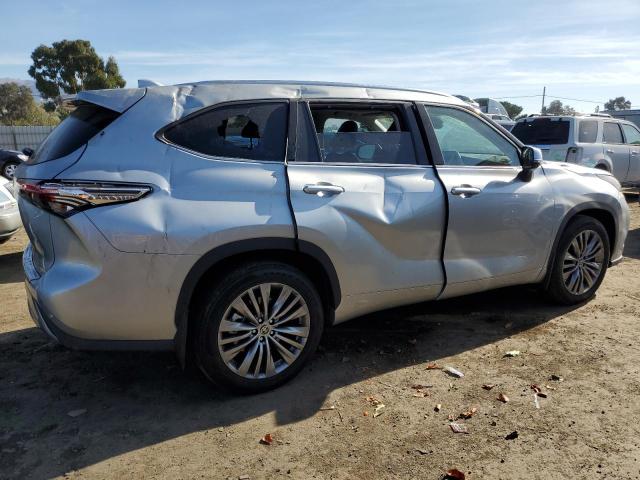 Obraz 3 z 2021 TOYOTA HIGHLANDER PLATINUM 2021 z VIN 5TDFZRBHXMS159215