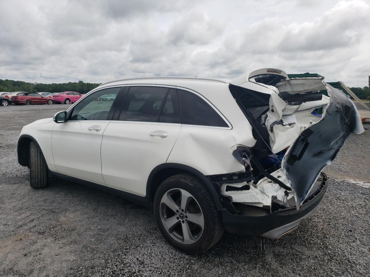 Image 2 of 2019 MERCEDES-BENZ GLC 300 2019 with VIN WDC0G4JB6KV169815