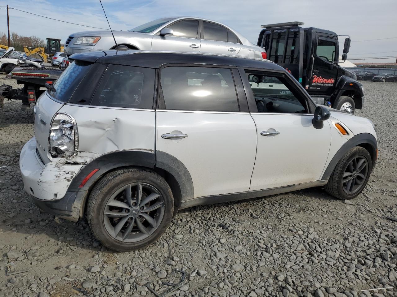 Image 3 of 2014 MINI COOPER COUNTRYMAN 2014 with VIN WMWZB3C55EWR41813