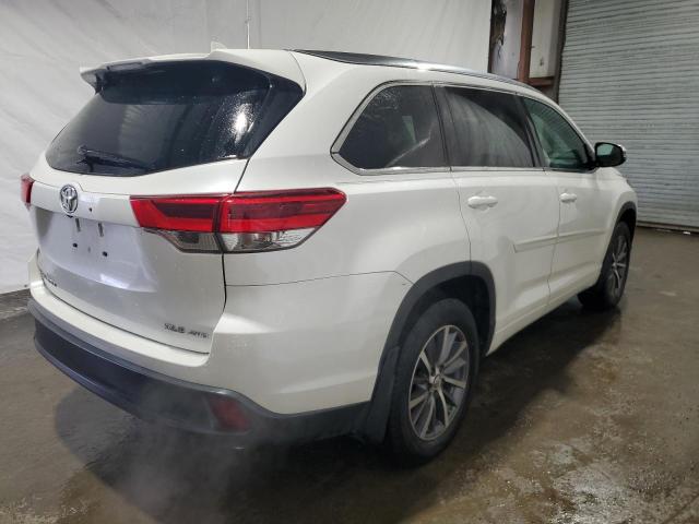 Image 3 of 2018 TOYOTA HIGHLANDER SE 2018 with VIN 5TDJZRFH8JS905161