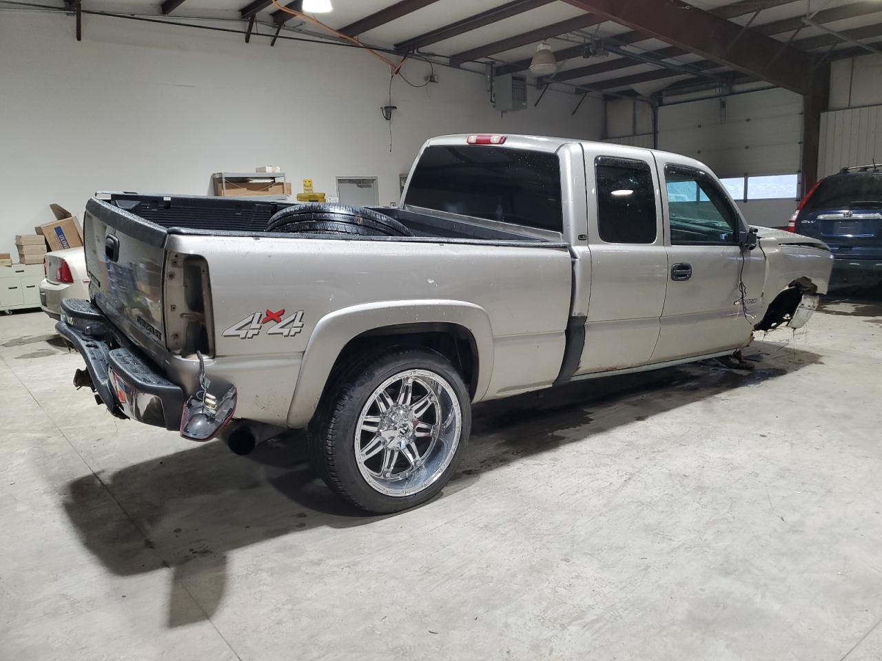Image 3 of 2003 CHEVROLET SILVERADO K2500 HEAVY DUTY 2003 with VIN 1GCHK29193E141757