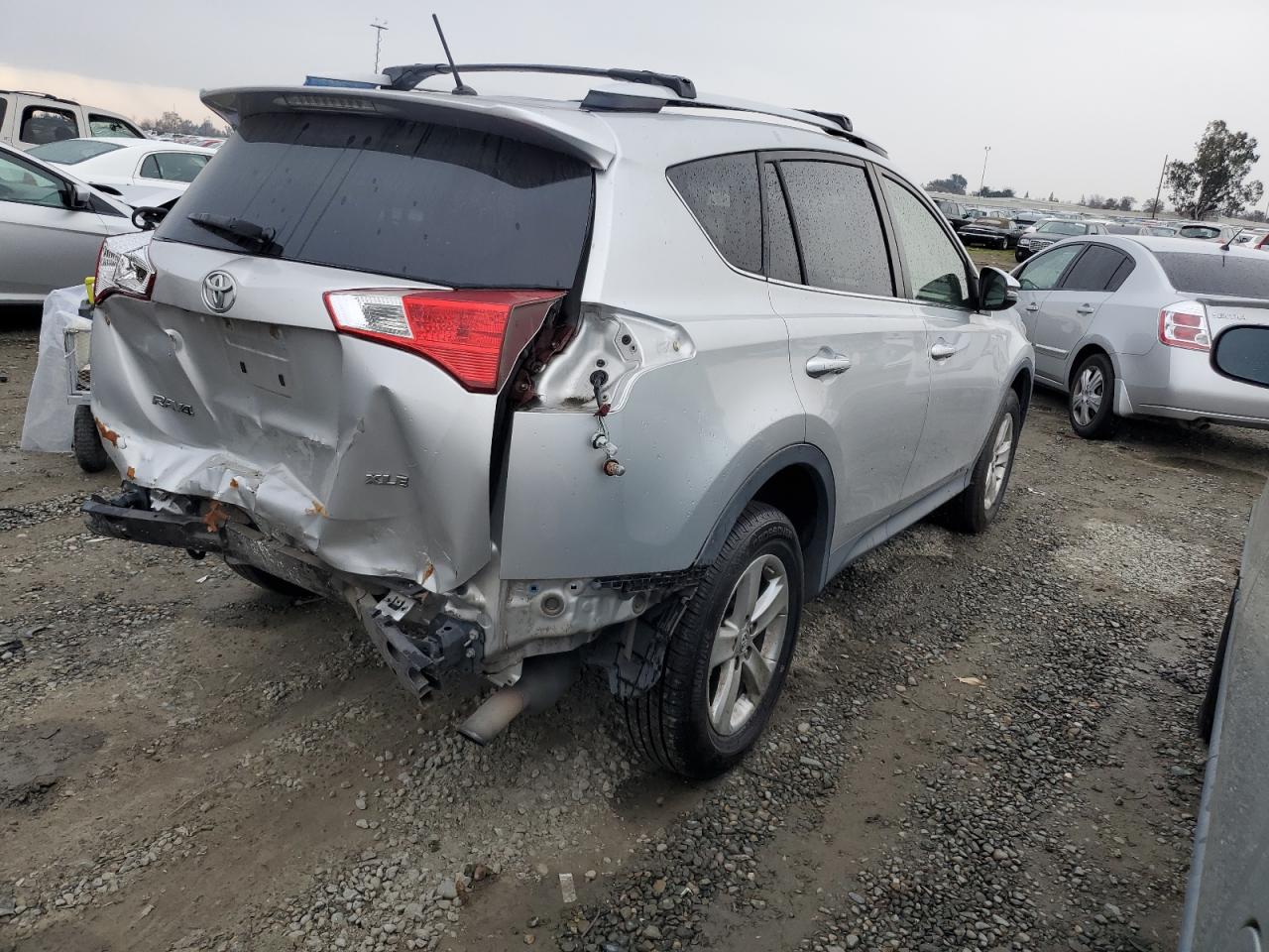 Image 3 of 2013 TOYOTA RAV4 XLE 2013 with VIN JTMWFREV6DD008054