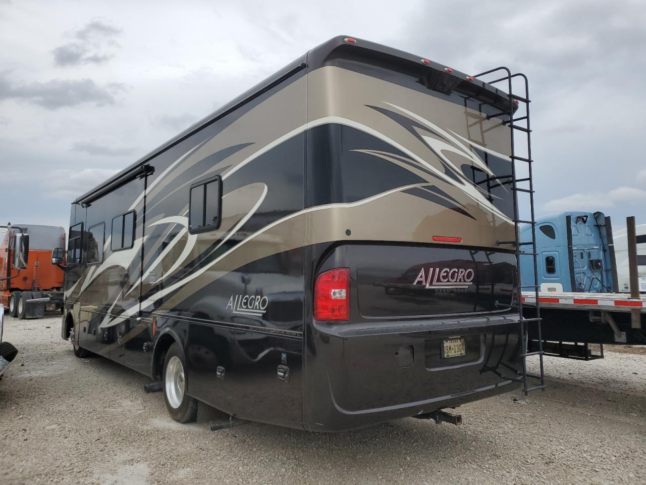 Image 3 of 2013 FORD F53  2013 with VIN 1F66F5DYXD0A01316