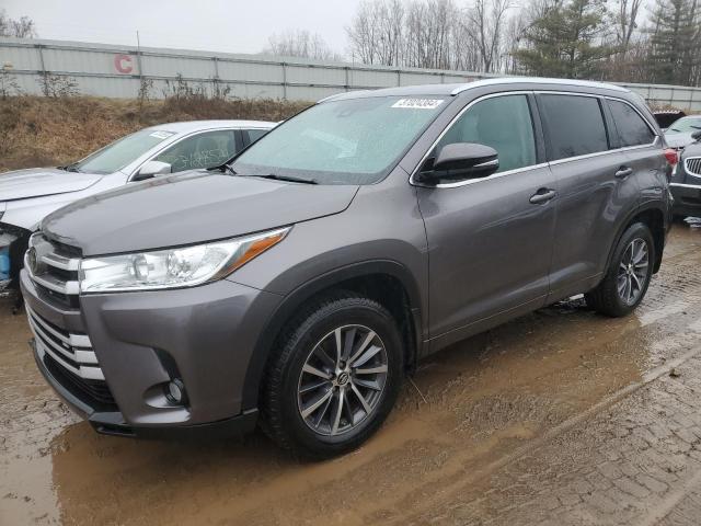 Image 1 of 2018 TOYOTA HIGHLANDER SE 2018 with VIN 5TDJZRFH4JS527985
