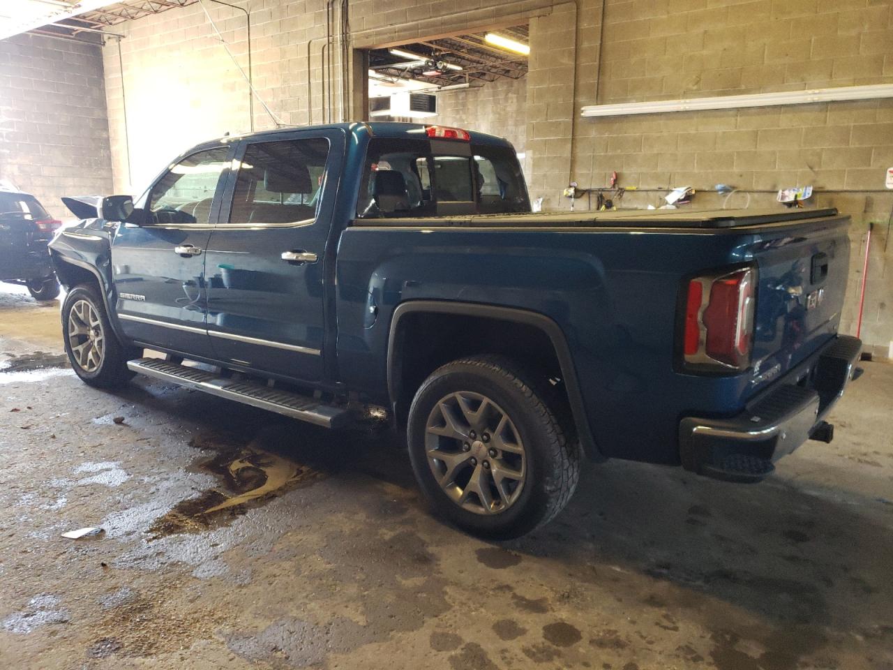 Image 2 of 2018 GMC SIERRA K1500 SLT 2018 with VIN 3GTU2NEC7JG366076