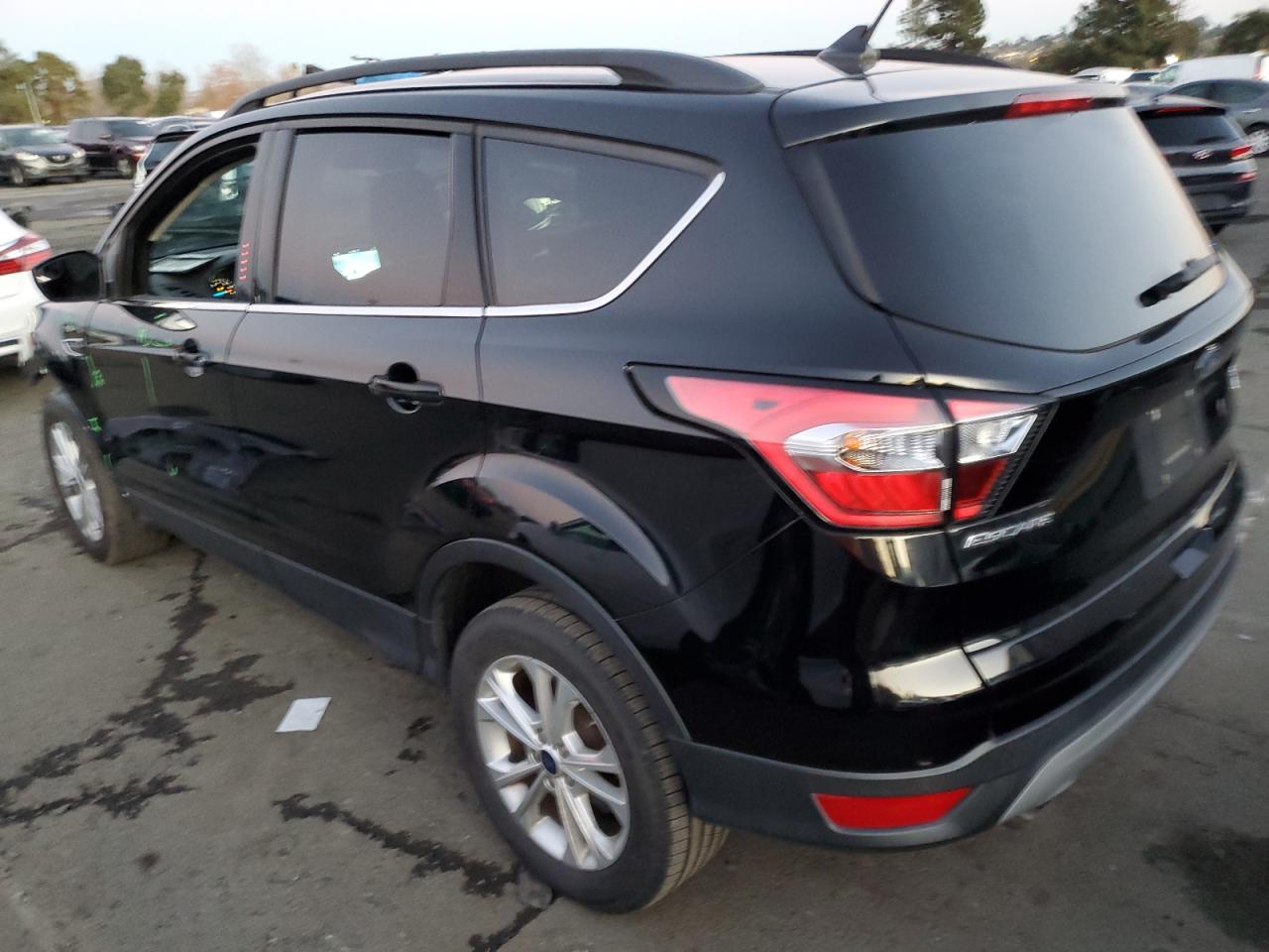 Изображение 2 2018 FORD ESCAPE SE 2018 с VIN 1FMCU9GD4JUB44834
