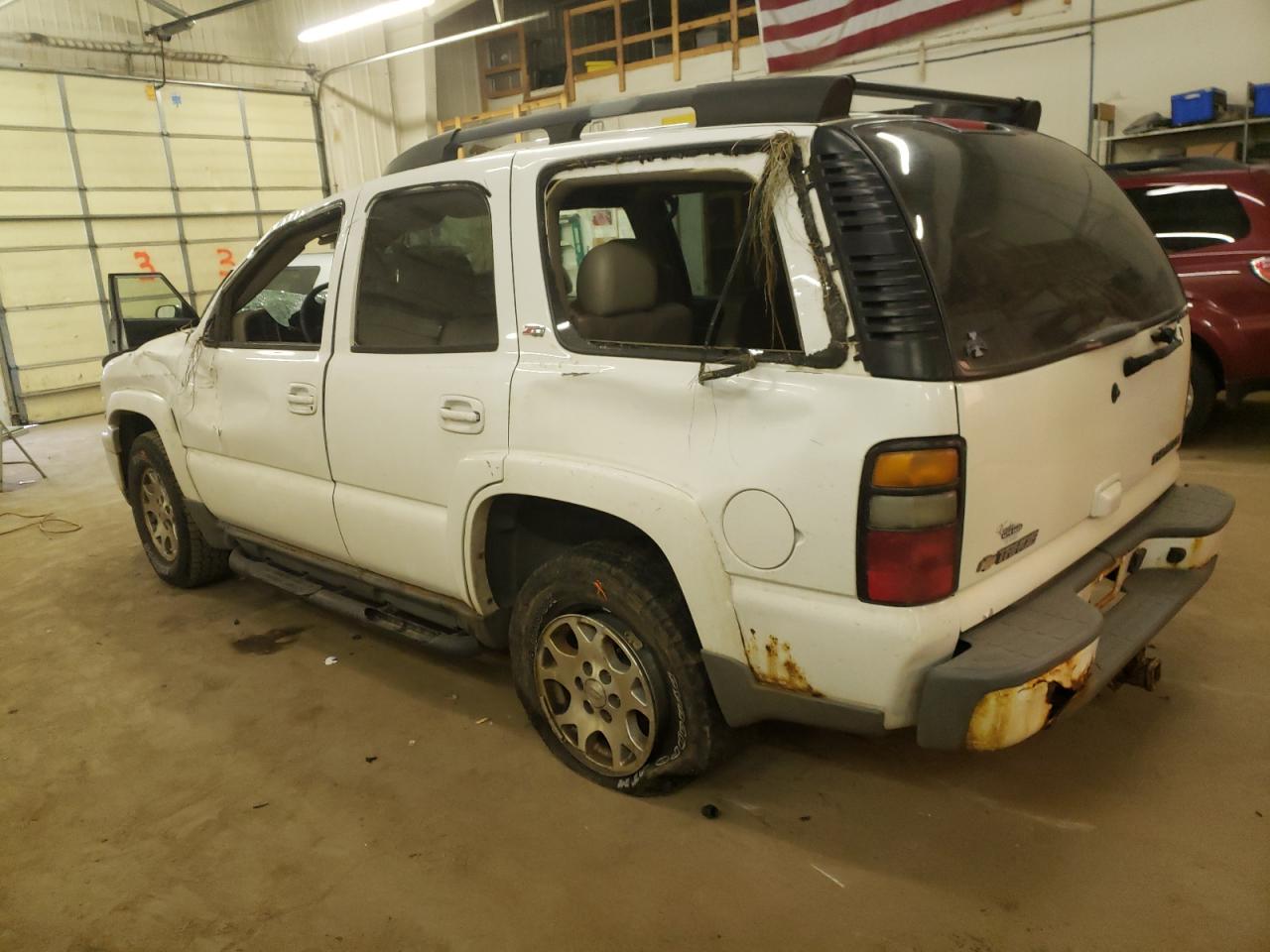 Image 2 of 2005 CHEVROLET TAHOE K1500 2005 with VIN 1GNEK13T45R168407