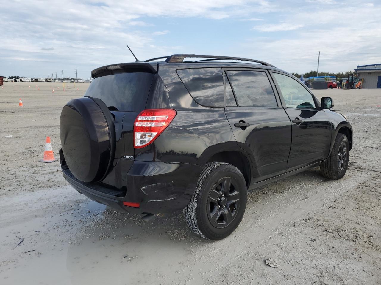 Изображение 3 2011 TOYOTA RAV4  2011 с VIN JTMBF4DV5BD041059