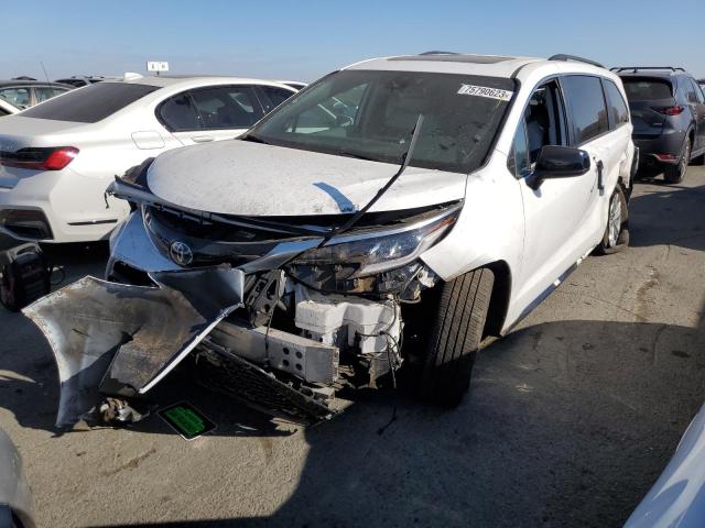 2022 TOYOTA SIENNA XSE 2022 image