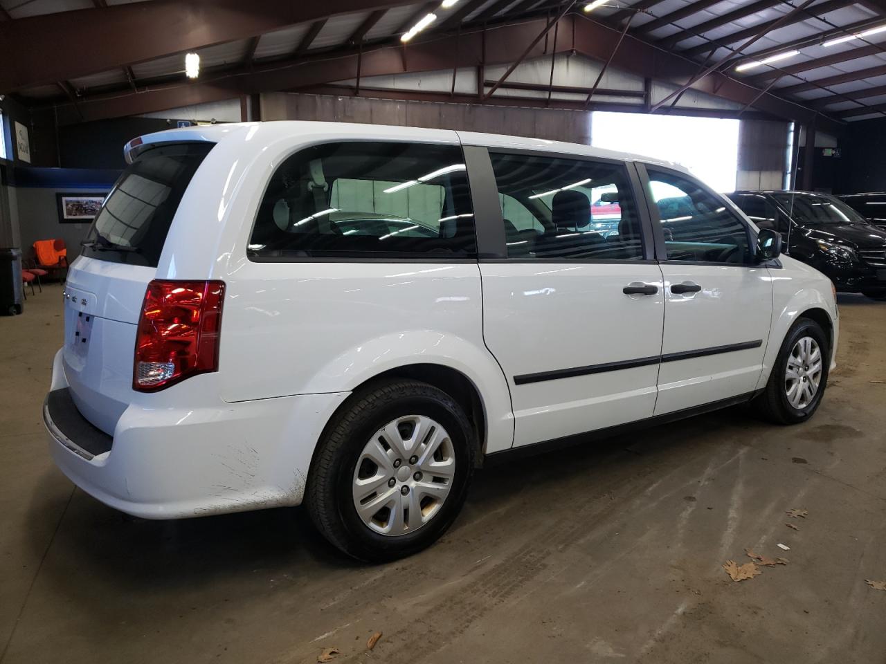 Image 3 of 2016 DODGE GRAND CARAVAN SE 2016 with VIN 2C4RDGBG8GR236460