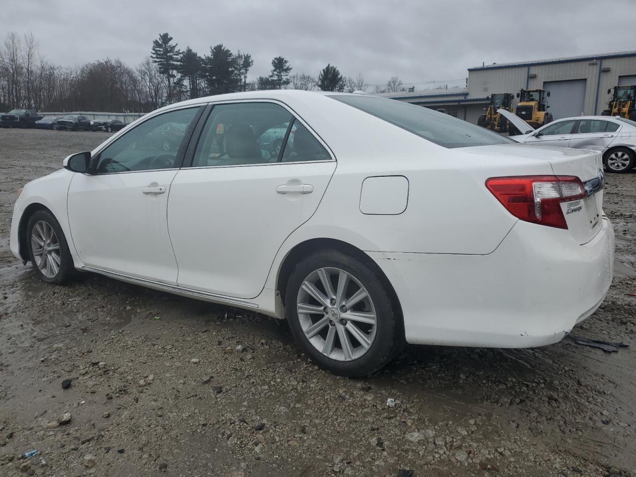Image 2 of 2012 TOYOTA CAMRY SE 2012 with VIN 4T1BK1FK3CU012654