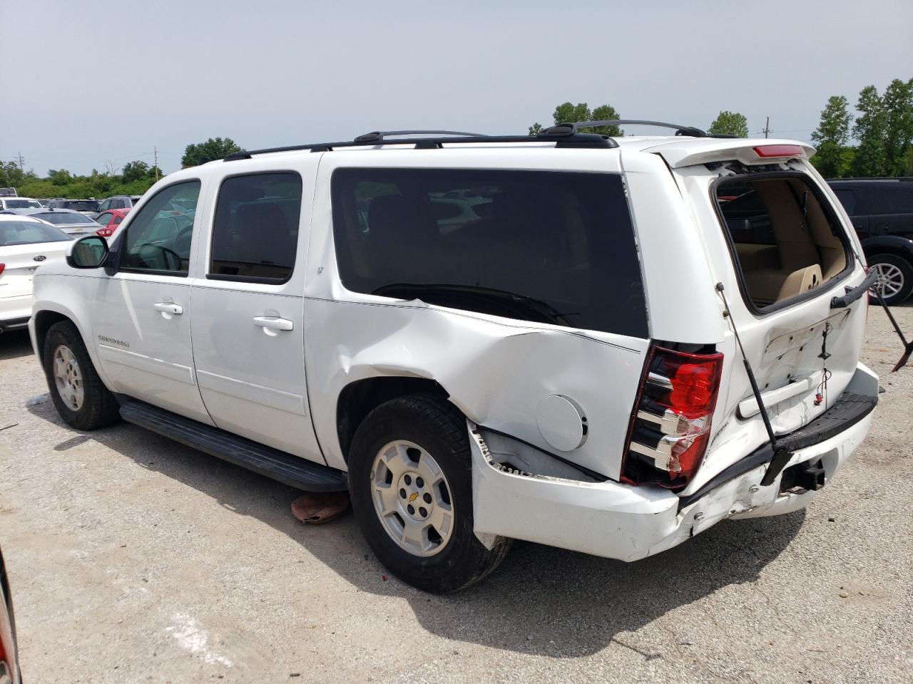 Изображение 2 2013 CHEVROLET SUBURBAN K1500 LT 2013 с VIN 1GNSKJE70DR252368
