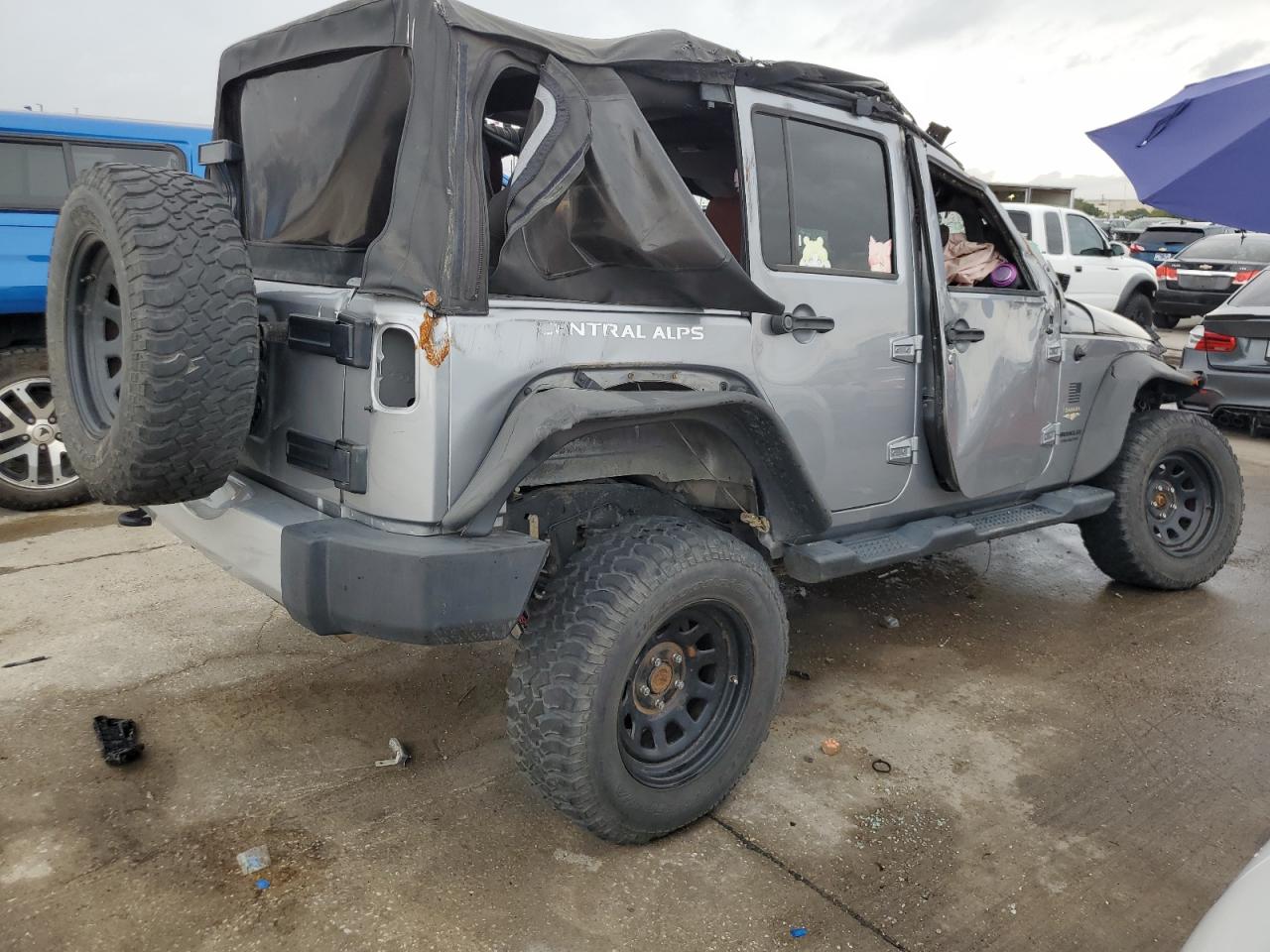 Изображение 3 2014 JEEP WRANGLER UNLIMITED SAHARA 2014 с VIN 1C4BJWEG3EL265306