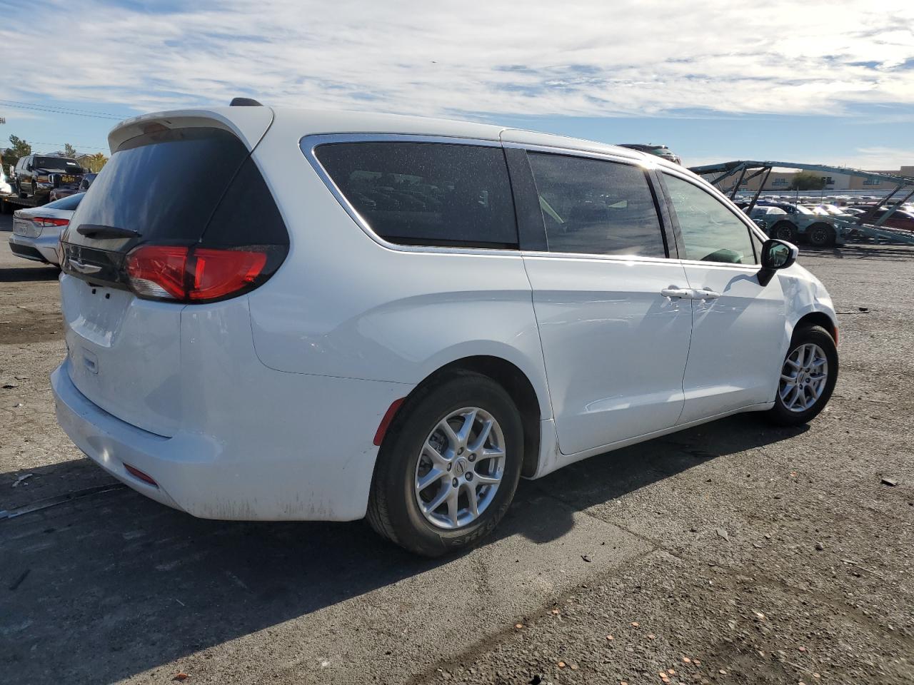 Obraz 3 z 2023 CHRYSLER VOYAGER LX 2023 z VIN 2C4RC1CGXPR616270