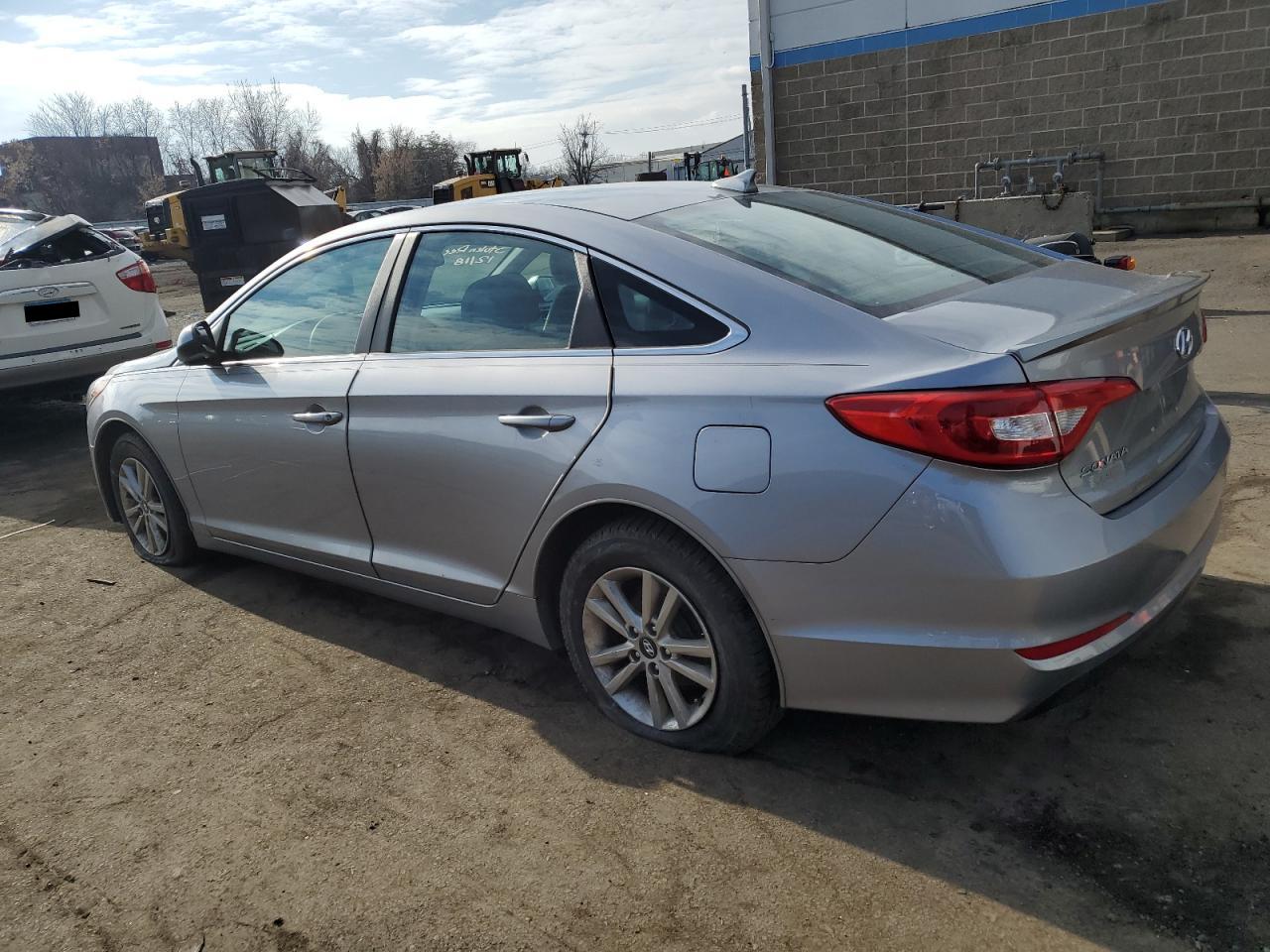 Obraz 2 z 2015 HYUNDAI SONATA SE 2015 z VIN 5NPE24AFXFH251856
