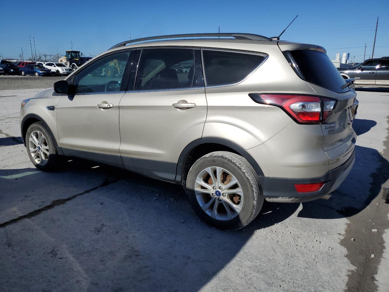 Image 2 of 2017 FORD ESCAPE SE 2017 with VIN 1FMCU0GD4HUC63330