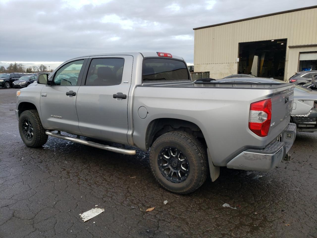 Изображение 2 2014 TOYOTA TUNDRA CREWMAX SR5 2014 с VIN 5TFDY5F14EX370115