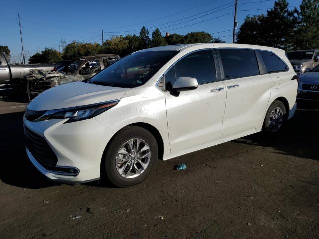 Obraz 2021 TOYOTA SIENNA XLE 2021