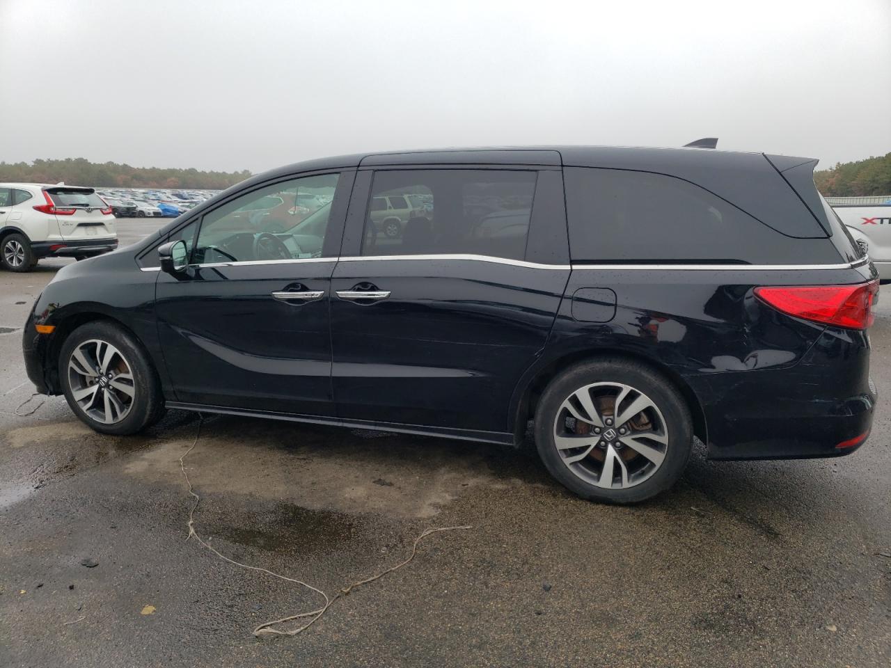 Image 2 of 2021 HONDA ODYSSEY TOURING 2021 with VIN 5FNRL6H83MB031360