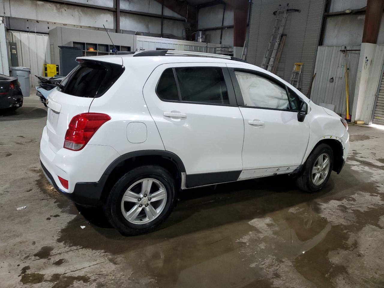 Изображение 3 2021 CHEVROLET TRAX 1LT 2021 с VIN KL7CJLSM2MB363919