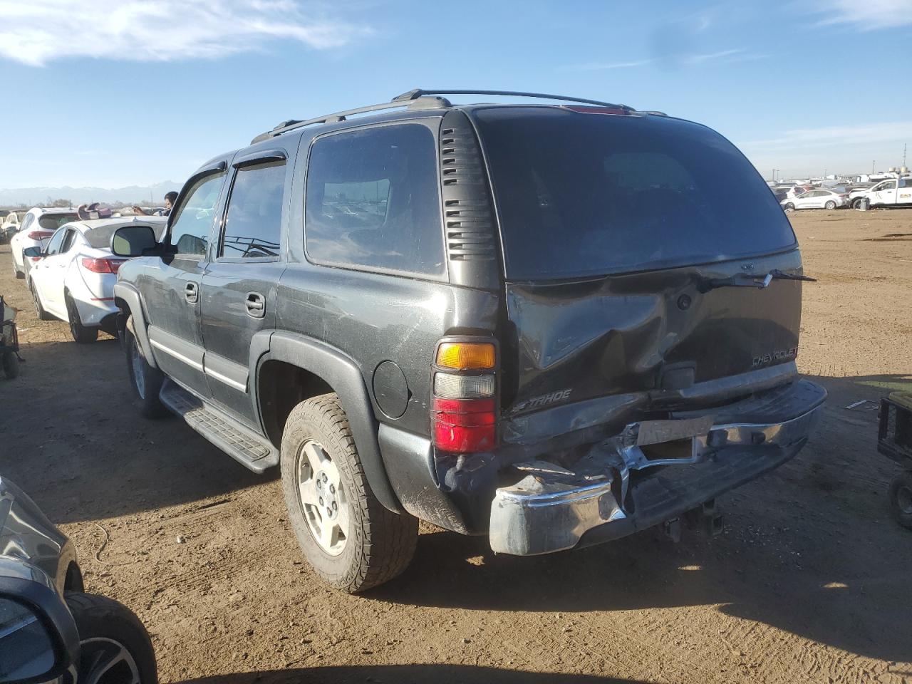 Image 2 of 2004 CHEVROLET TAHOE K1500 2004 with VIN 1GNEK13V94R297050
