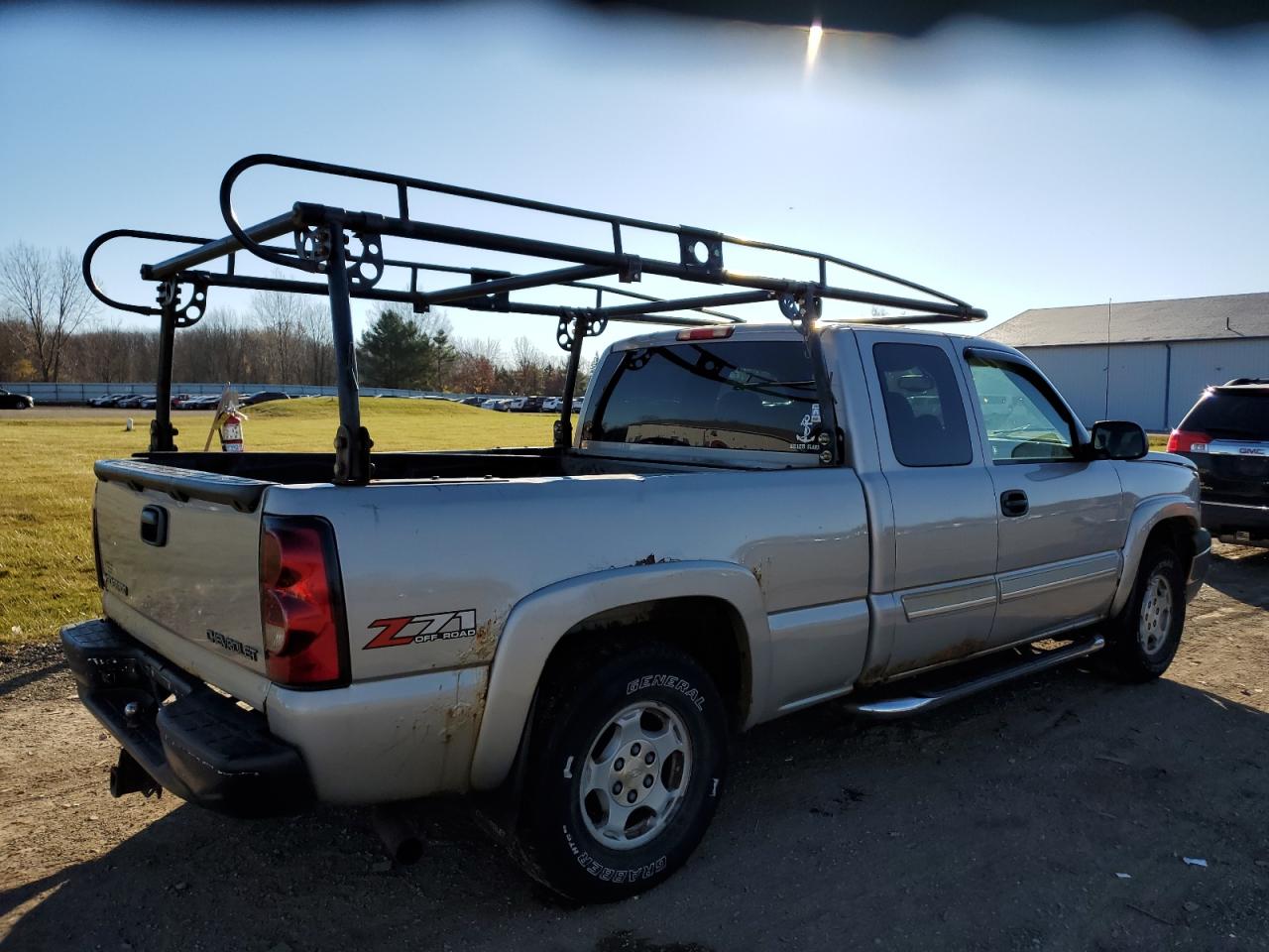 Obraz 3 z 2004 CHEVROLET SILVERADO K1500 2004 z VIN 2GCEK19T841352904