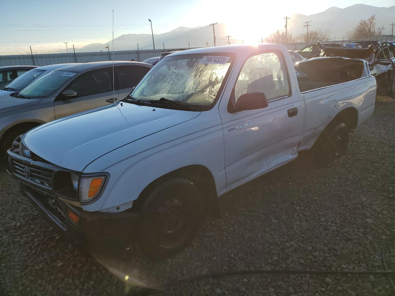 Obraz 1 z 1995 TOYOTA TACOMA  1995 z VIN 4TAUN41B6SZ057081