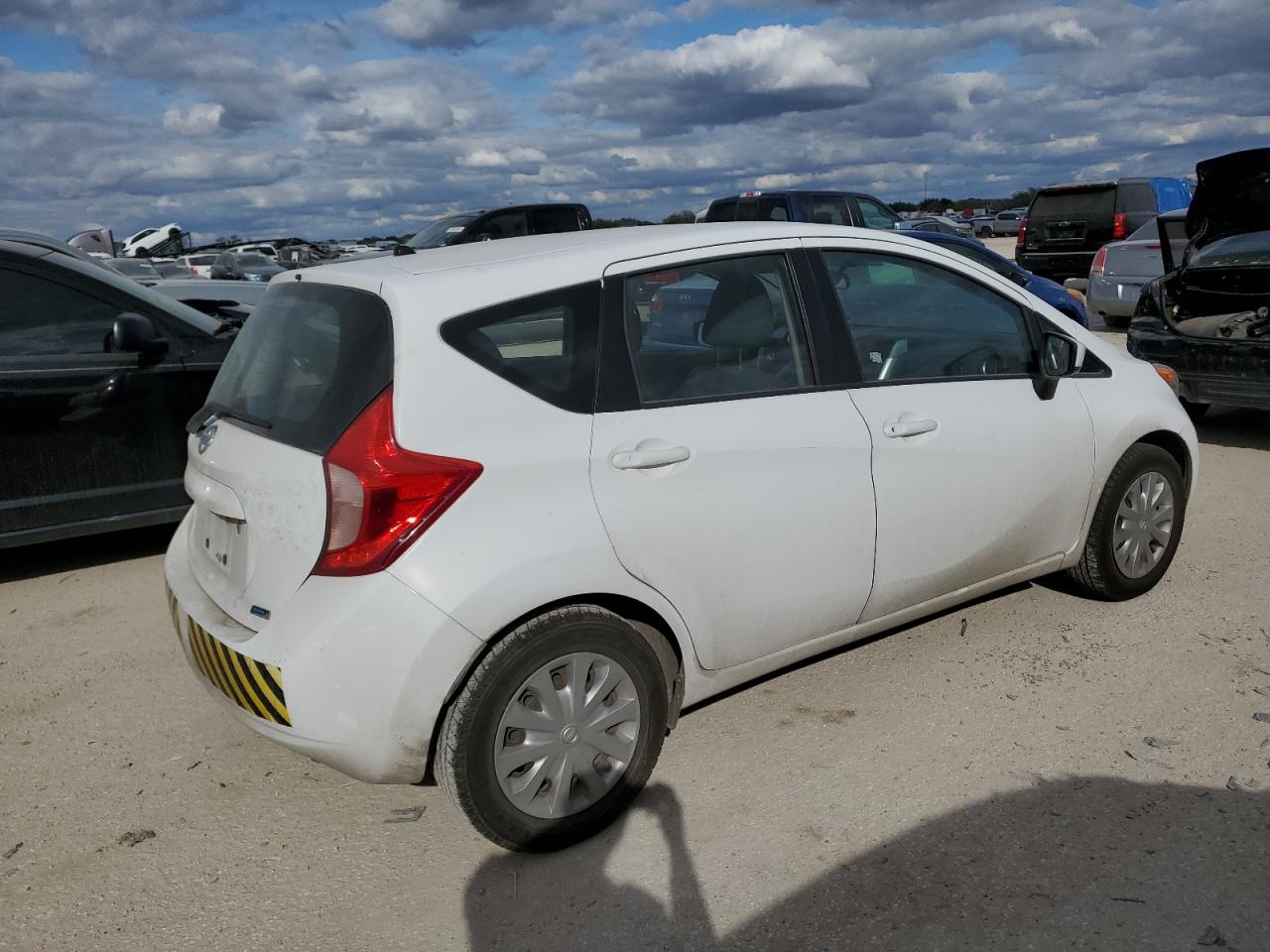 Image 3 of 2016 NISSAN VERSA NOTE S 2016 with VIN 3N1CE2CP5GL397398