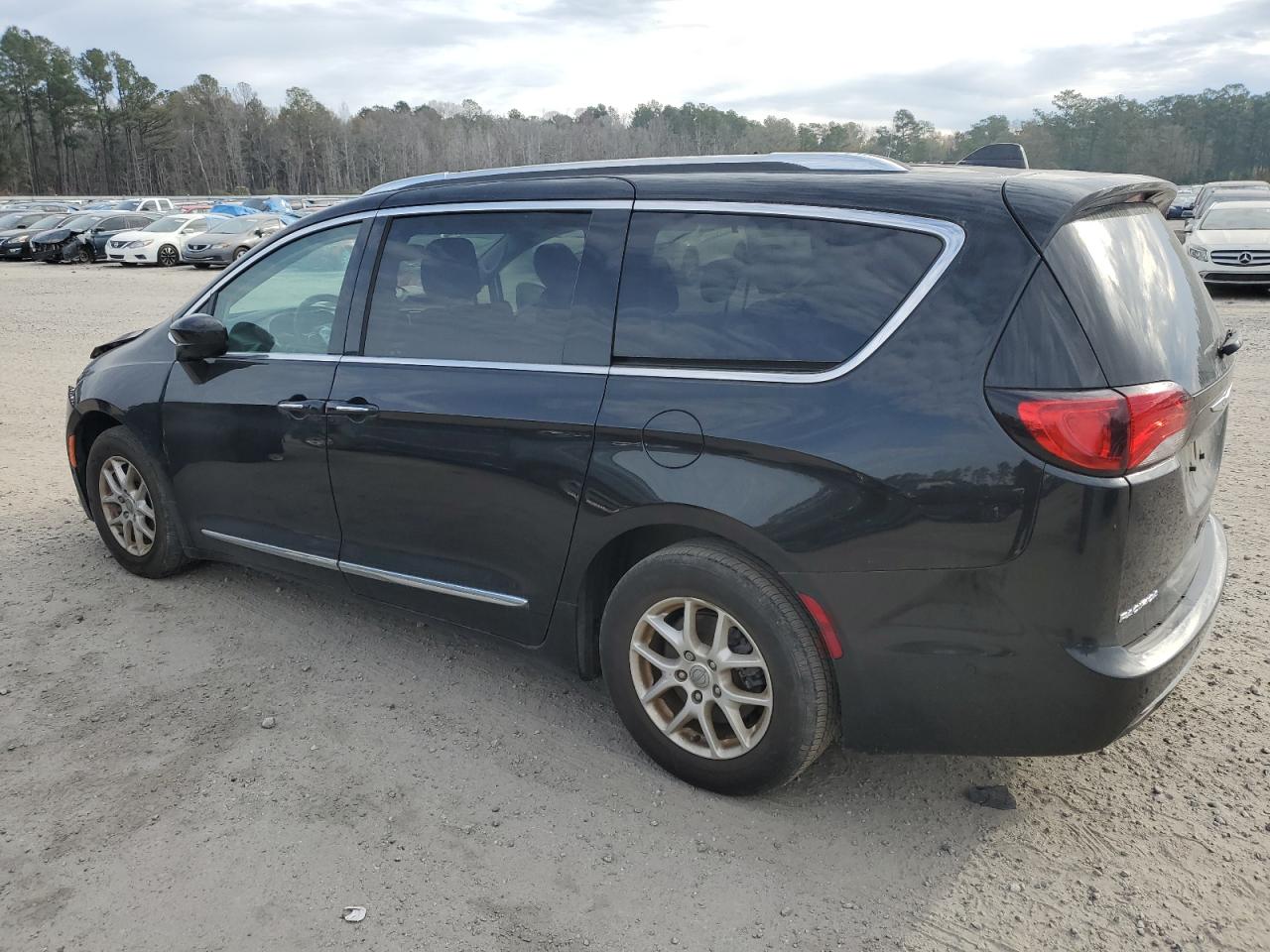 Изображение 2 2020 CHRYSLER PACIFICA TOURING L 2020 с VIN 2C4RC1BG3LR225070