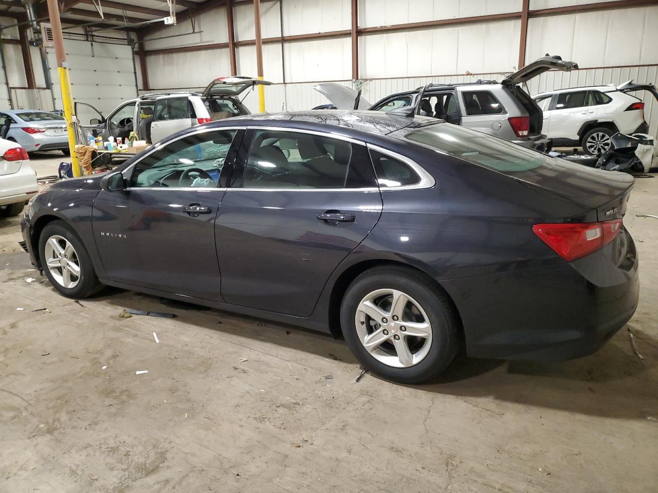 Изображение 2 2022 CHEVROLET MALIBU LS 2022 с VIN 1G1ZB5ST4NF186922
