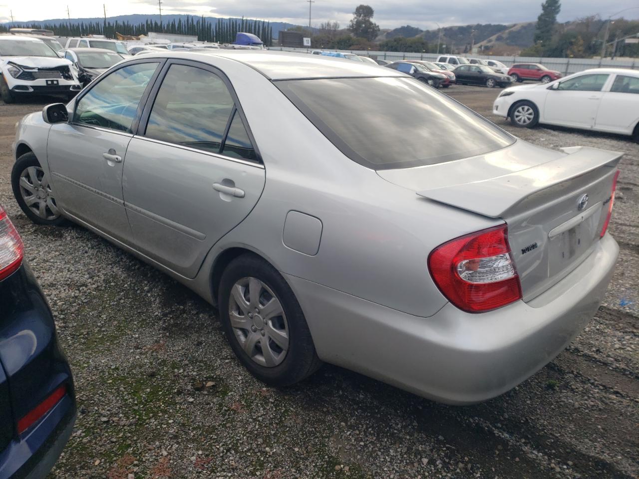 Image 2 of 2004 TOYOTA CAMRY LE 2004 with VIN 4T1BE32K34U284924
