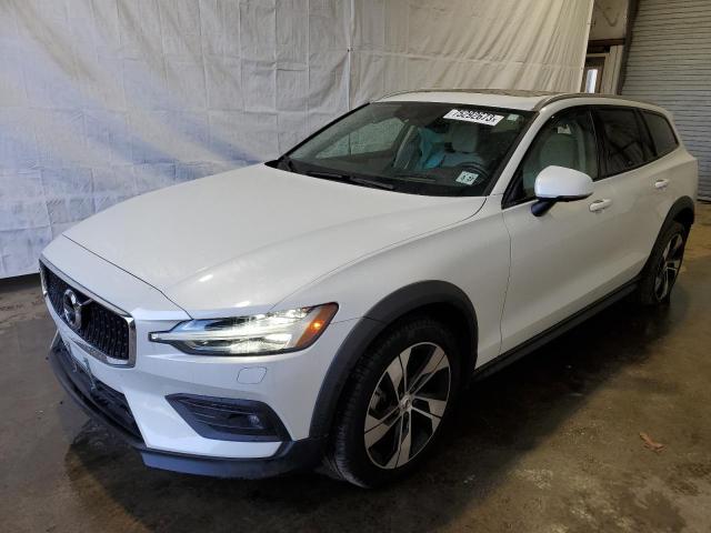 Obraz 1 z 2022 VOLVO V60 CROSS COUNTRY T5 MOMENTUM 2022 z VIN YV4102WK9N2090007