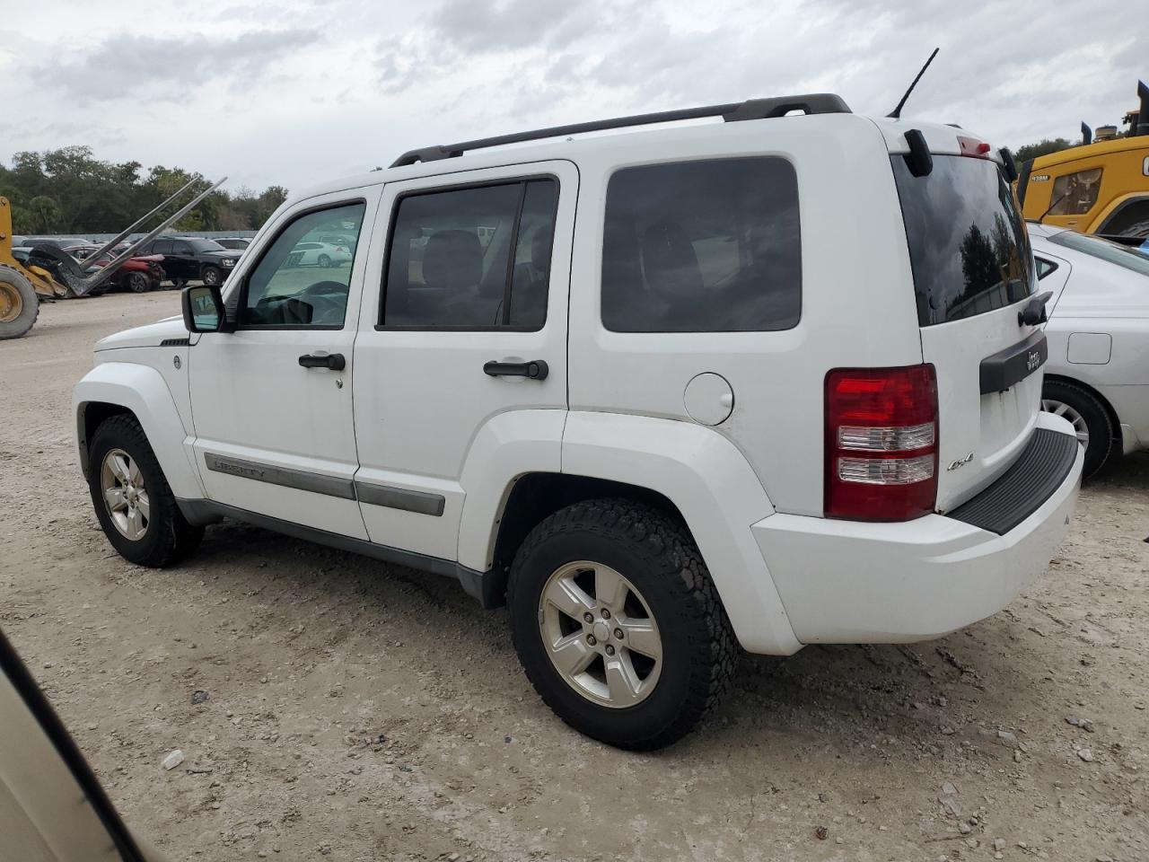 Image 2 of 2011 JEEP LIBERTY SPORT 2011 with VIN 1J4PN2GKXBW555695