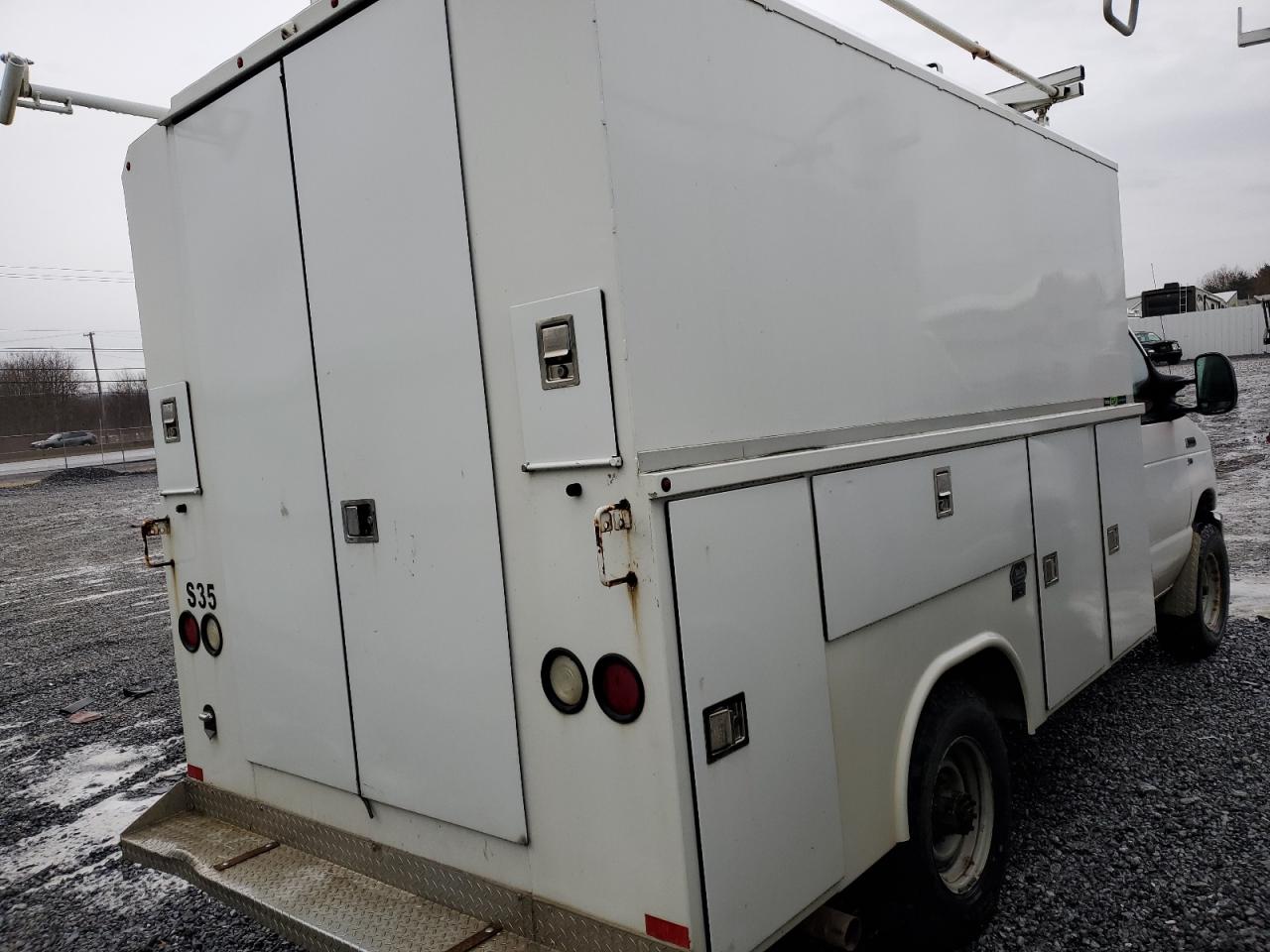 Image 3 of 2013 FORD ECONOLINE E350 SUPER DUTY CUTAWAY VAN 2013 with VIN 1FDWE3FLXDDA74695