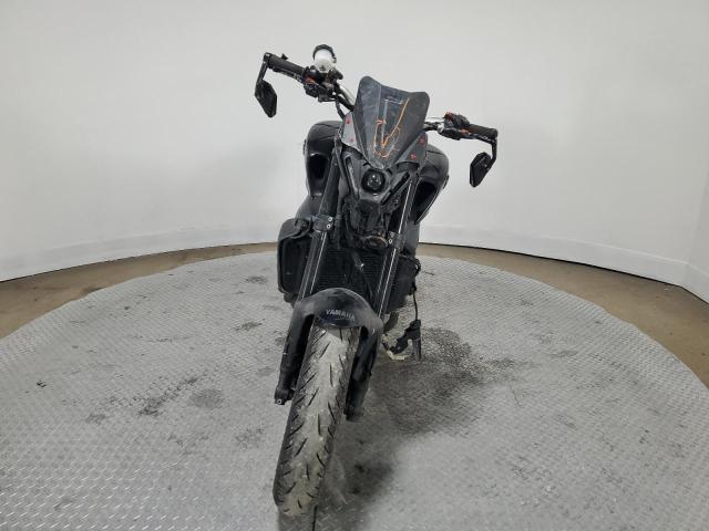 Изображение 2 2022 YAMAHA MT09  2022 с VIN JYARN71E5NA003050