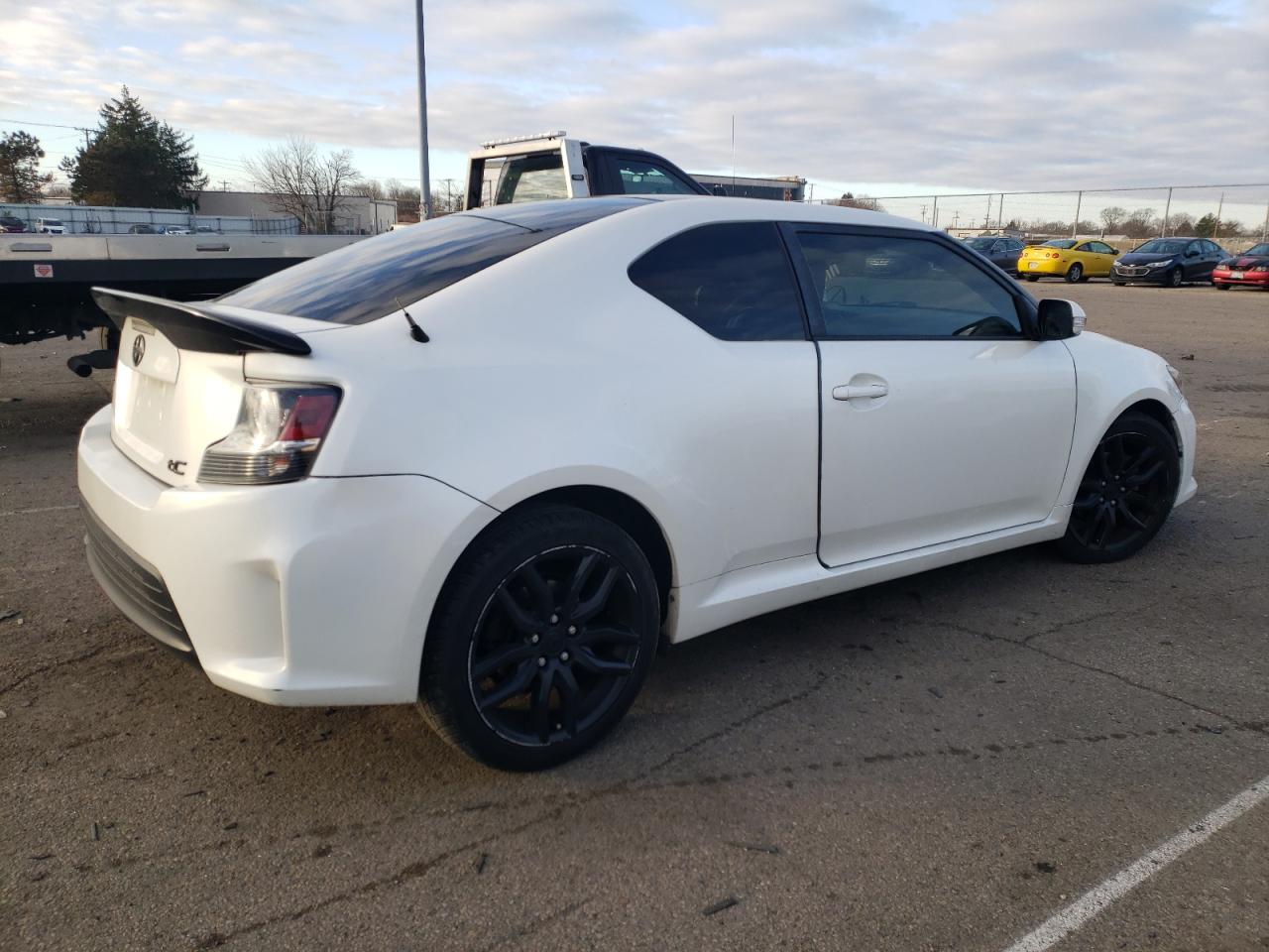 Image 3 of 2014 TOYOTA SCION TC  2014 with VIN JTKJF5C72E3082742
