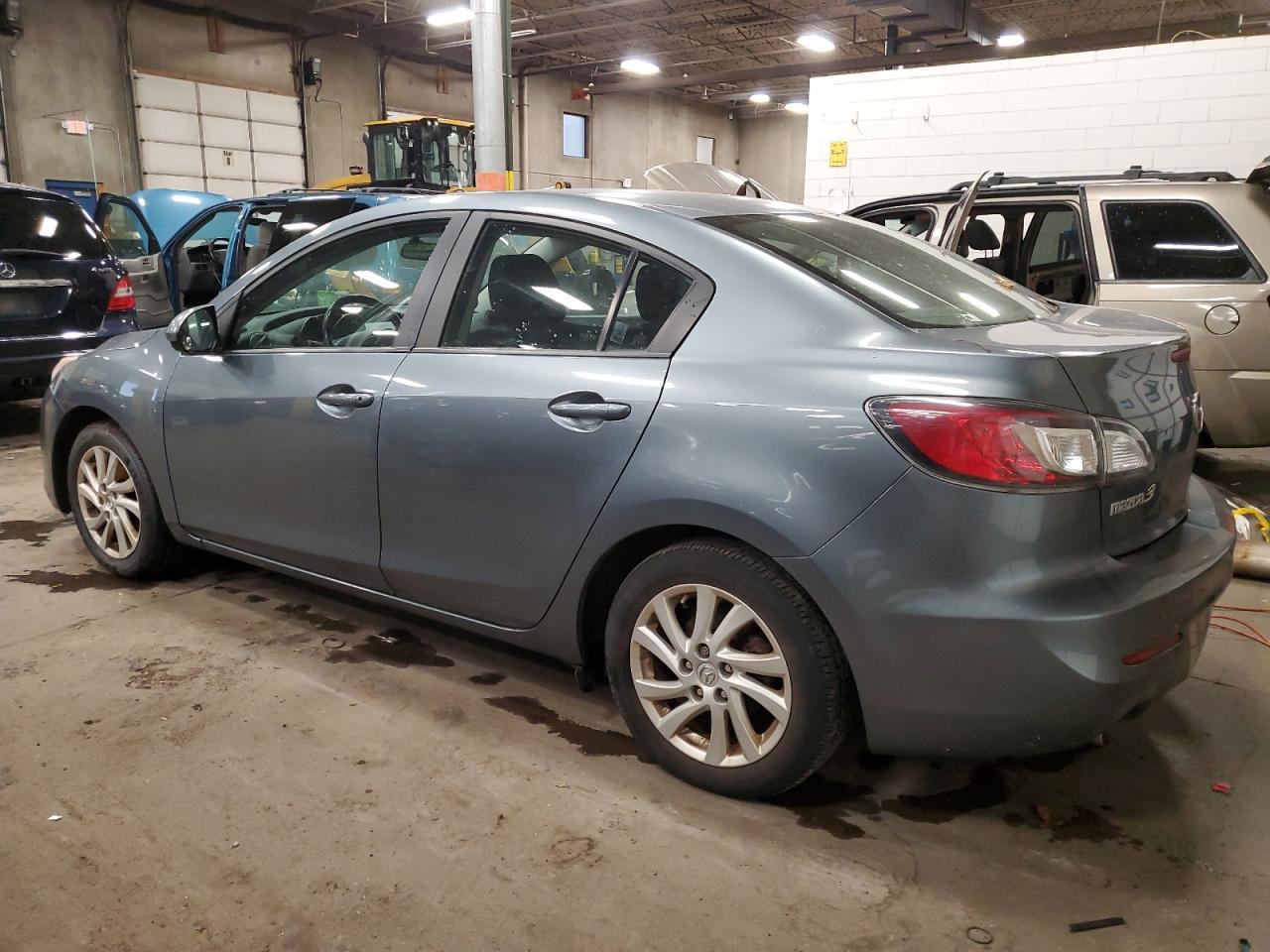 Изображение 2 2012 MAZDA 3 I 2012 с VIN JM1BL1V74C1674212