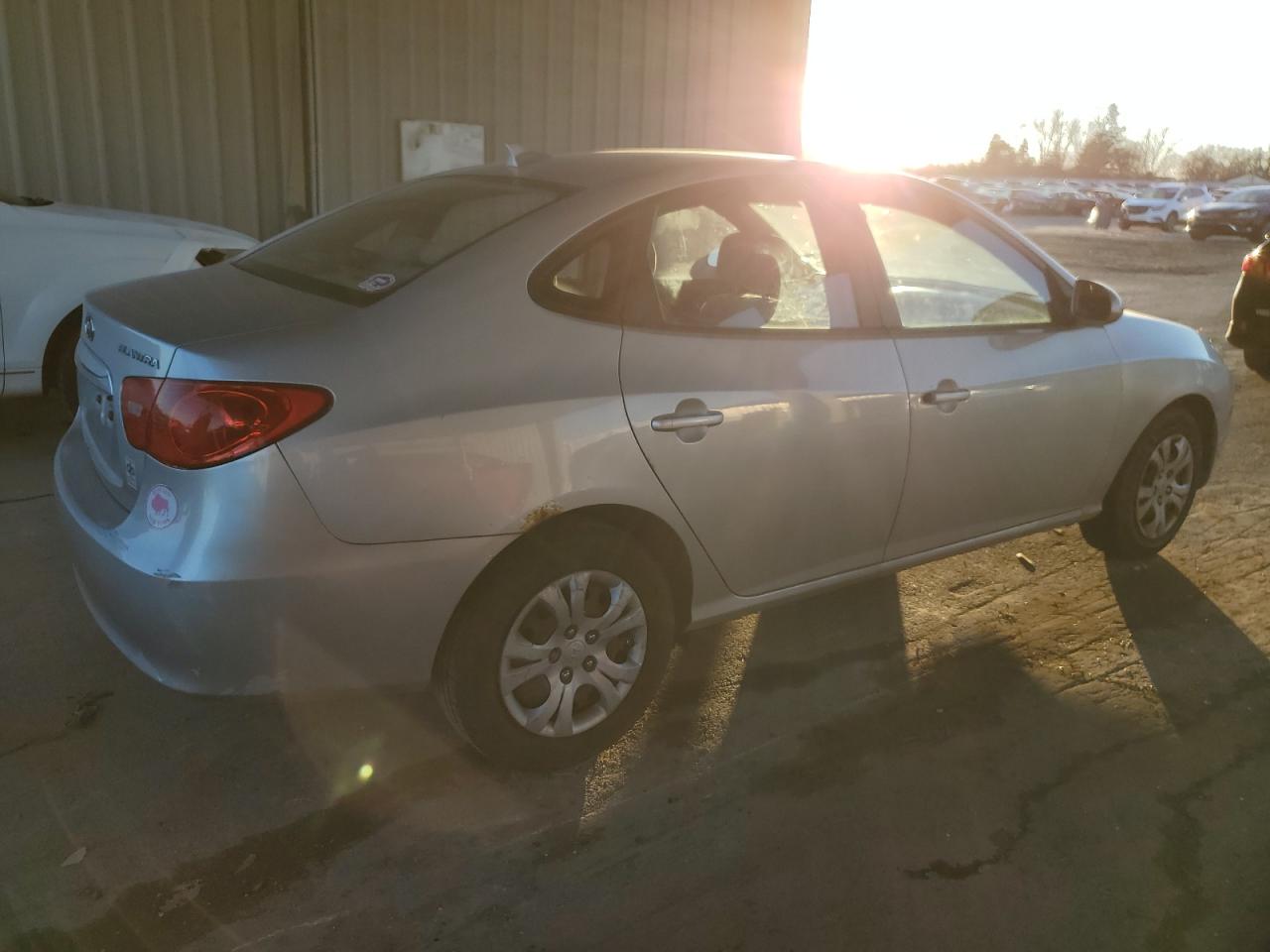 Obraz 3 z 2010 HYUNDAI ELANTRA BLUE 2010 z VIN KMHDU4AD0AU846312