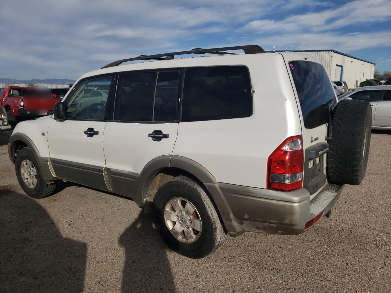 Image 2 of 2003 MITSUBISHI MONTERO XLS 2003 with VIN JA4NW31S13J050100