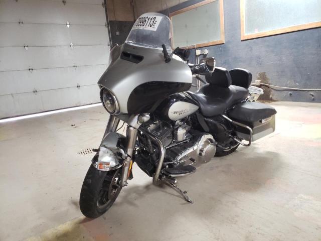 Obraz 2 z 2015 HARLEY-DAVIDSON FLHTP POLICE ELECTRA GLIDE 2015 z VIN 1HD1FMM10FB666459