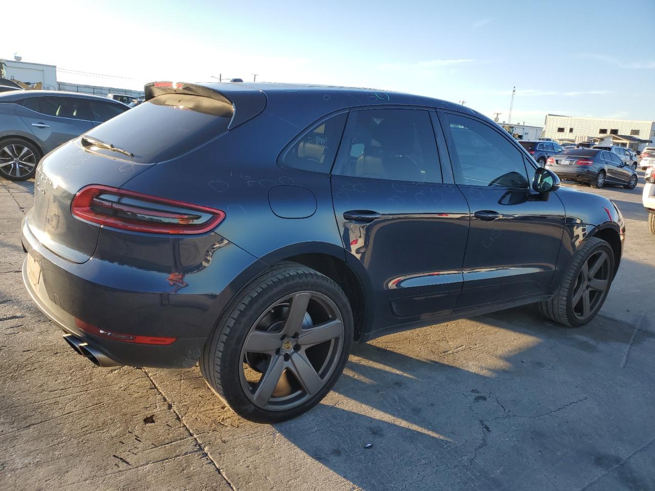 Image 3 of 2016 PORSCHE MACAN S 2016 with VIN WP1AB2A5XGLB53710