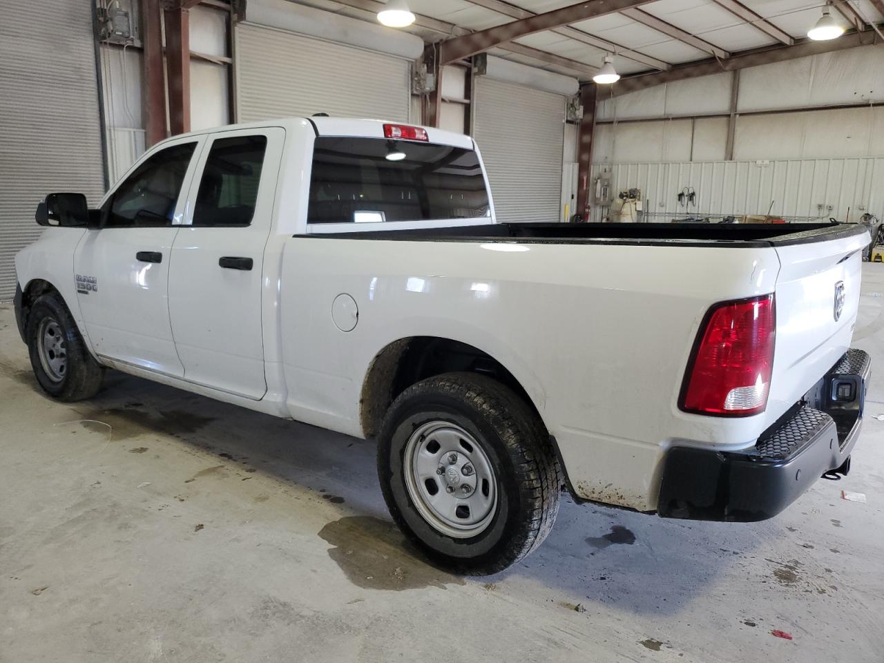 Изображение 2 2019 RAM 1500 CLASSIC TRADESMAN 2019 с VIN 1C6RR6FG6KS719658