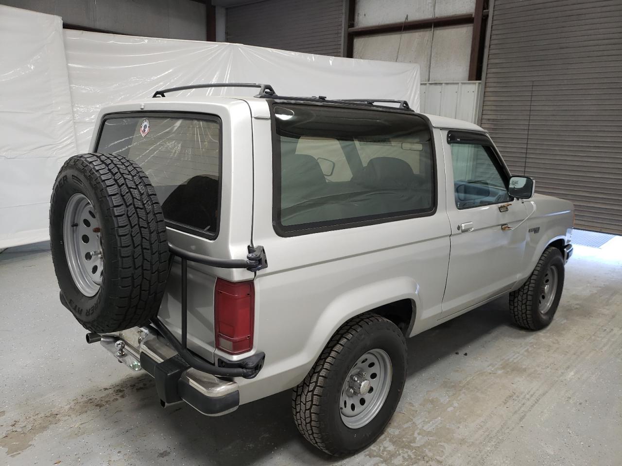 Obraz 3 z 1990 FORD BRONCO II  1990 z VIN 1FMCU12T1LUA22600