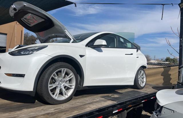 Изображение 2 2021 TESLA MODEL Y  2021 с VIN 5YJYGDEE2MF288086