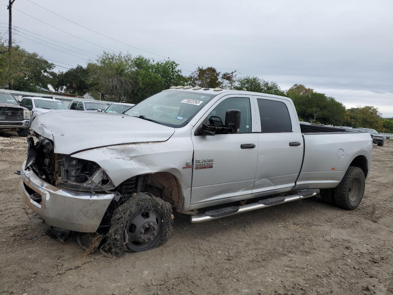 Image 2 of 2017 RAM 3500 ST 2017 with VIN 3C63RRGL2HG638370